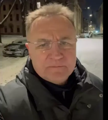 Львів засипає снігом. Садовий звернувся до містян із проханням
