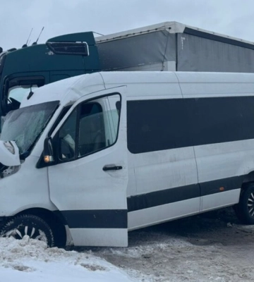 Поезд Днепр-Холм "застрял" на границе на 9 часов: в чем причина