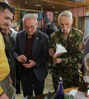 У Кропивницькому презентували книгу про місцевого письменника Леоніда Тендюка (ФОТО)
