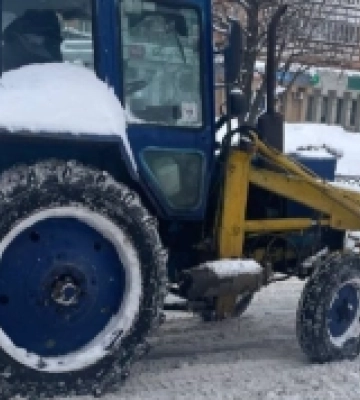 В деяких районах сніг ще йде: дорожники продовжують розчищати автошляхи на Волині