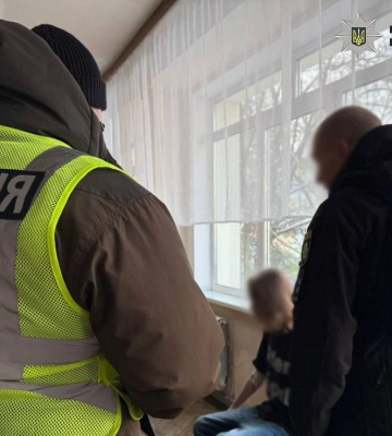 Вчителька у важкому стані: подробиці різанини в київській школі