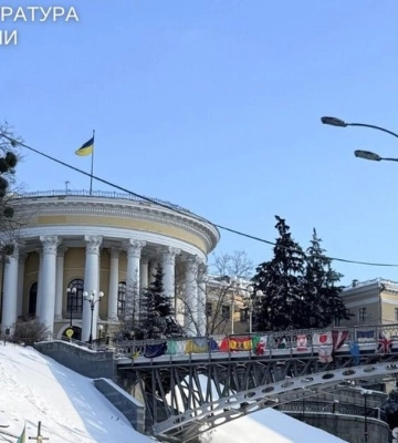 Прокуратура через суд вимагає повернути державі будівлю Жовтневого палацу в Києві