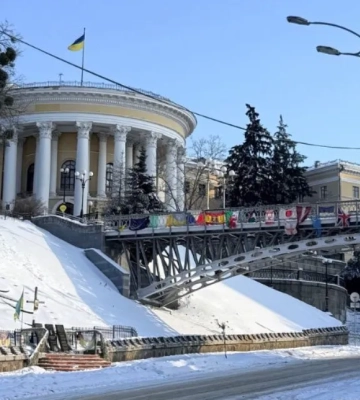 Прокуратура через суд вимагає повернути державі будівлю Жовтневого палацу в Києві