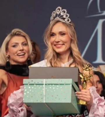 Модель з Покровська перемогла у конкурсі краси «Місіс Німеччина» 