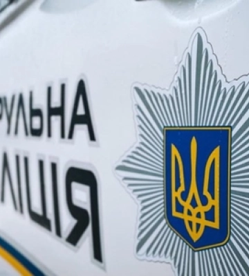 У Луцьку патрульні допомогли доставити до лікарні чоловіка, якому стало погано в автомобілі