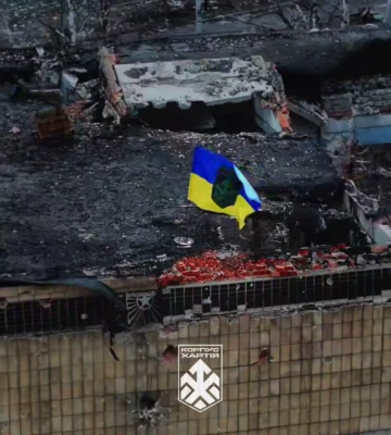 Украинская армия взяла под контроль здание горсовета и подняла флаг в центре Купянска