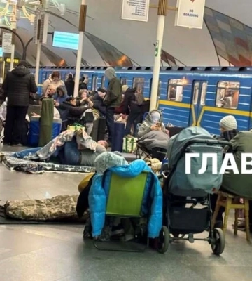 «Повітряна тривога триває». Метрополітен Києва повідомив, який зараз інтервал руху поїздів