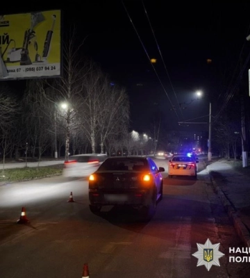 У Кропивницькому нетверезий водій легковика на пішохідному переході скоїв наїзд на літню людину