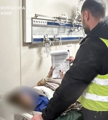 Напад із ножем у київській школі: подробиці замаху від прокуратури та стан потерпілих