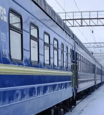 Завдяки цьому вчасно приїхали в Охматдит. Укрзалізниця зробила позапланову зупинку для лежачої семирічної доньки зниклого&amp;hellip;