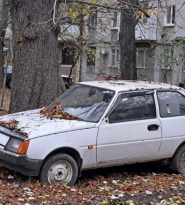 В Одесі розшукують власників покинутих автомобілів