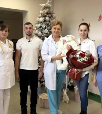 Луцькі медики врятували маля, яке народилося з вагою 650 грамів - дівчинку вже виписали додому