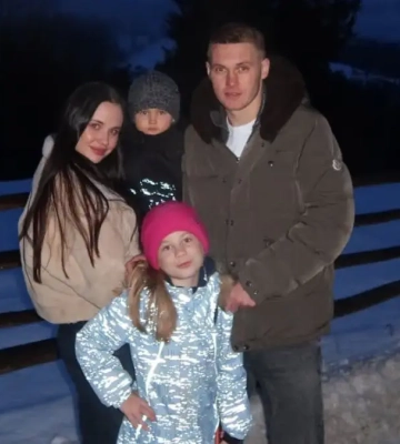 Дружина Буяльського показала рідкісне фото з чоловіком під час відпочинку в Карпатах