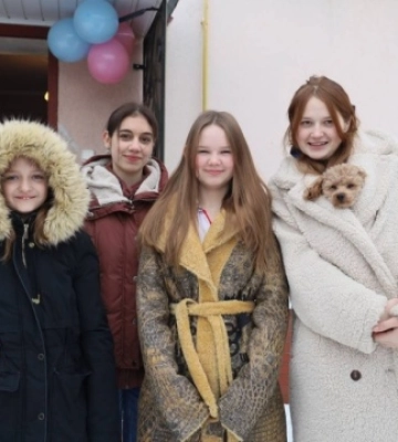 Двом багатодітним родинам переселенців держава придбала будинки на Львівщині