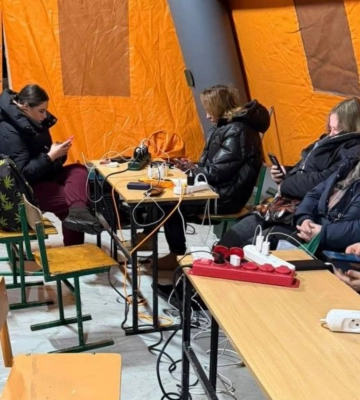 Пять пунктов несокрушимости Одессы получили павербанки, мебель и детские уголки
