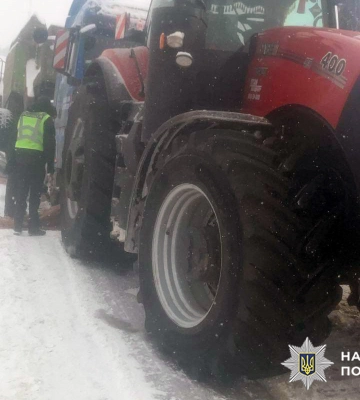 На Хмельниччині водій трактора скоїв смертельний наїзд на водія вантажівки, - поліція