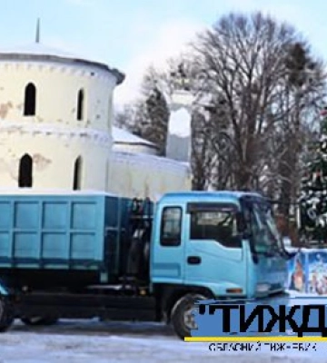 Партнери з Японії подарували комунальникам Тростянця потужну вантажівку