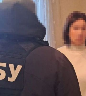 Затримали колаборантку, яка працювала на рашистів у тимчасово окупованій частині Донеччини і впроваджувала там «освітні стандарти» РФ