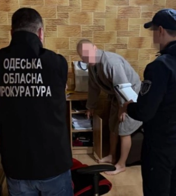 Посадовця лісового господарства, який вимагав в мисливців гроші за користування угіддями на Одещині, взято під варту