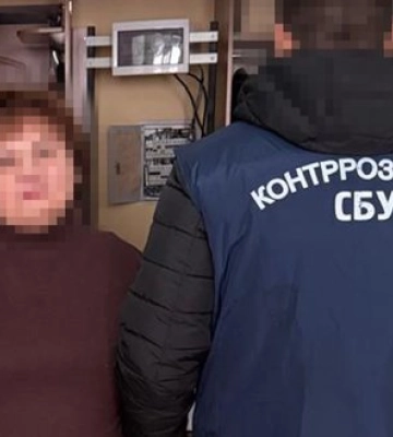 Затримано зрадницю, яка вихваляла рашистів та впроваджувала "освітні стандарти" РФ в окупованому Криму, - СБУ. ФОТО