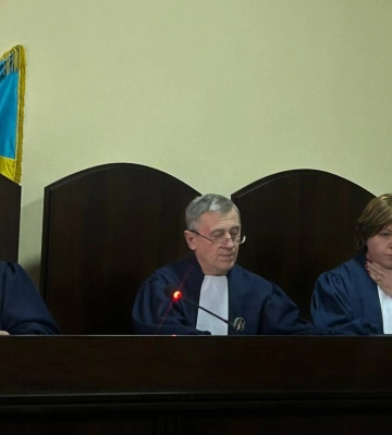У Львові під час пожежі з палаючого будинку врятували пенсіонерку