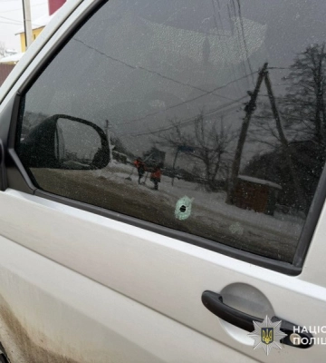 Стрілянина по військових у передмісті Львова. Поліція розшукує зловмисника на Volkswagen Passat