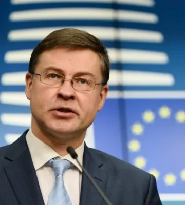 ЄС може використати заморожені активи РФ для погашення кредиту Україні на 90 млрд євро — Домбровскіс