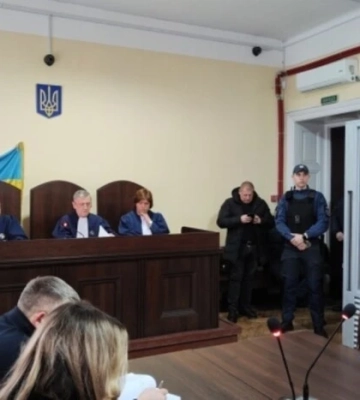 У Львові під час пожежі з палаючого будинку врятували пенсіонерку