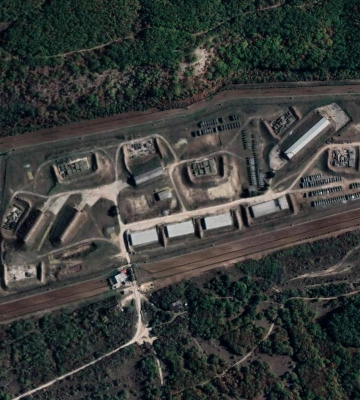 Спутниковые фото подтвердили поражение склада боеприпасов в Крыму в начале января