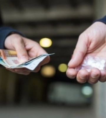 На Кіровоградщині чоловіків викрили на продажі психотропів