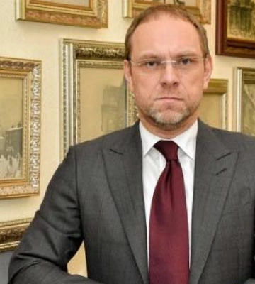Власенко из-за границы отреагировал на обыски НАБУ в своем кабинете