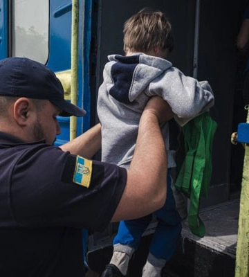 З п’яти населених пунктів Запорізької області оголосили обов’язкову евакуацію 40 дітей