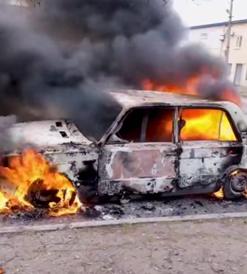 Російські війська дронами вдарили по Дружківці: згорів автомобіль, є поранені