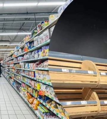 Порожні полиці з хлібом у Києві: чи загрожує місту дефіцит продуктів