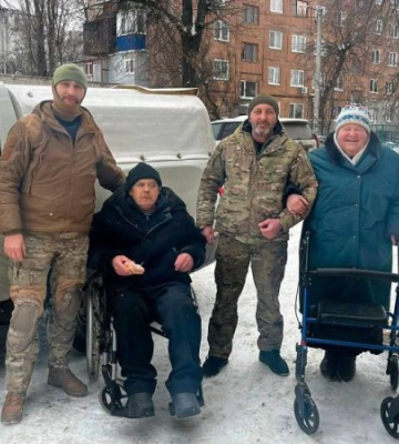 "Білі янголи" евакуювали двох цивільних із Борівської громади Харківщини