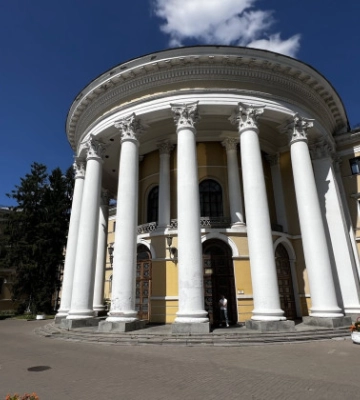 Прокуратура вимагає повернути державі Жовтневий палац у Києві