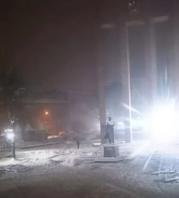 Російський дрон у Львові влучив біля памʼятника Бандері