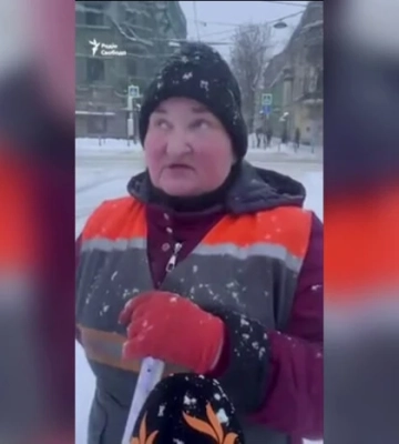 «Все сталося за секунди». Жінка, яка прибирала зупинку у Львові розповіла про удар «Шахедом»