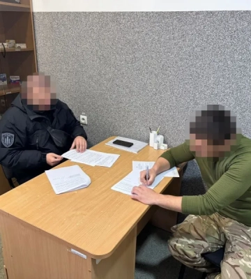 На Івано-Франківщині затримали двох посадовців ТЦК, які переправляли ухилянтів через кордон до Румунії
