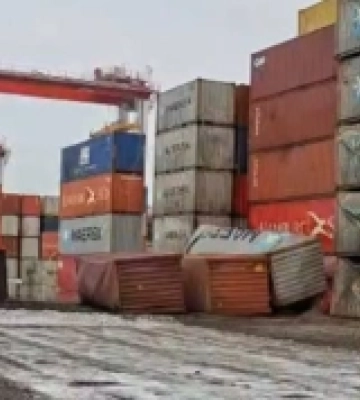 Балістична ракета влучила по портовій інфраструктурі Одещини: пошкоджено цивільне судно, є постраждалий