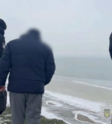 На Одещині хлопчик скинув собаку зі схилу: на матір склали протокол (ВІДЕО)