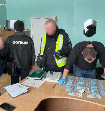 На Сумщині викрито лікаря, який вимагав хабар у військового за підтвердження діагнозу