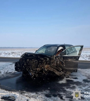 На Київщині через потрійну ДТП потрапив до лікарні один із водіїв-учасників. ФОТО