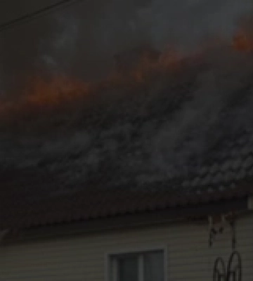 Горіли житлові будинки, тонни сіна та дрова: за добу на Рівненщині сталося вісім пожеж