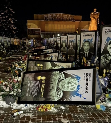 Портрети військових пошкодили в центрі Рівного