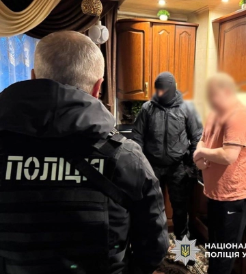 Обіцяли ухилянту за гроші влаштувати його на критичне підприємство -у Києві викрито спритників