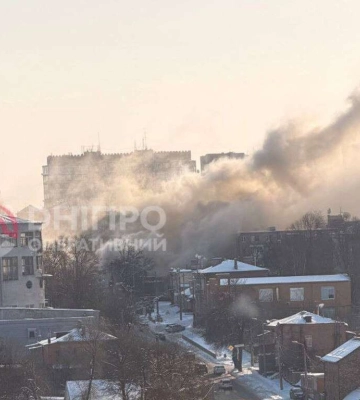 В Днепре на улице Архитектора Олега Петрова загорелся ресторан