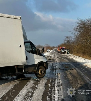 Водій легковика загинув у зіткненні з вантажівкою в Одеській області
