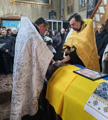 Загинув на Донеччині: на Волині провели в останню путь захисника Анатолія Савчука