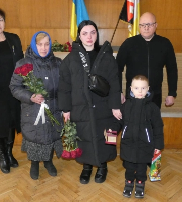 Рідні захисників зі Здолбунівщини отримали державні нагороди (ФОТО)